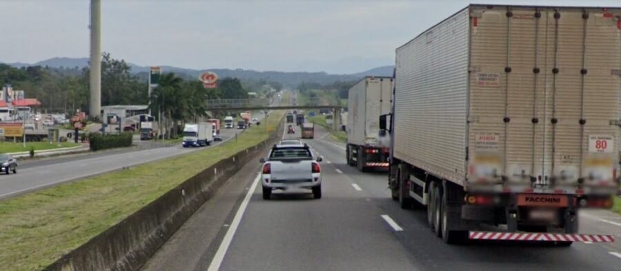 Rodovia Régis Bittencourt Pariquera-Açu
